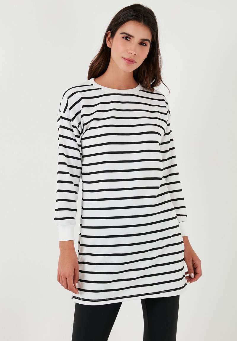 LELA REGULAR FIT - Sportska majica - white