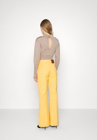 Victoria Beckham Strickpullover - camel