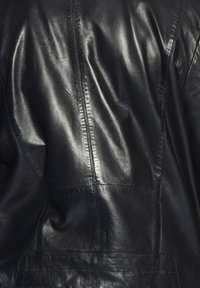 Maze Nahkatakki - black