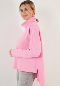 LELA REGULAR FIT - Pulover - pink