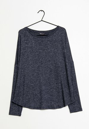 Donkergrijs shirt met lange mouwen, gemêleerd, hangend aan een zwarte hanger tegen een witte achtergrond.