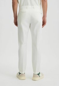 LIU JO Pantalones chinos - white