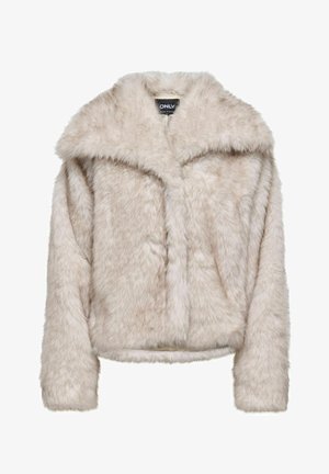 Veste courte en fausse fourrure beige clair avec un large col et des manches longues. Texture douce, avec une fermeture devant et sans éléments métalliques visibles.