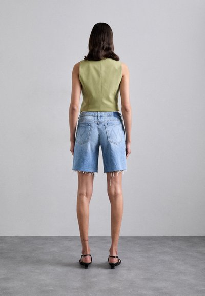 Mother DOWN LOW UNDERCOVER FRAY SUPERIOR - Jeansshorts - material girl