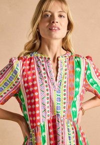 Tom Joule REGULAR FIT - ARIELLA TIERED  - Denné šaty - multi