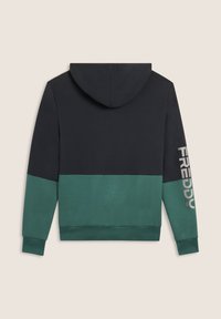 Felpa con cappuccio dalla sezione superiore nera e sezione inferiore verde. Presenta un tessuto testurizzato e il logo "FREDDY" stampato sulla manica.