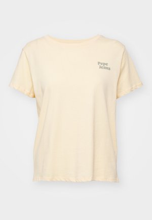 Hele kollane T-särk, mis on valmistatud puuvillast, omab lõdva istuvust, lühikesi varrukasid ja diskreetset halli "Pepe Jeans" logo vasakul rinnal.