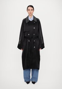 Rabanne Trenchcoat black