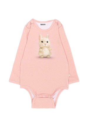 Bodi rosa de manga larga para bebé con broches en los hombros y la entrepierna, con un dibujo centrado de un hámster blanco de dibujos animados.