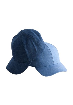 Zwei Baseballkappen, eine dunkelblau und eine hellblau, überlappend vor weißem Hintergrund.