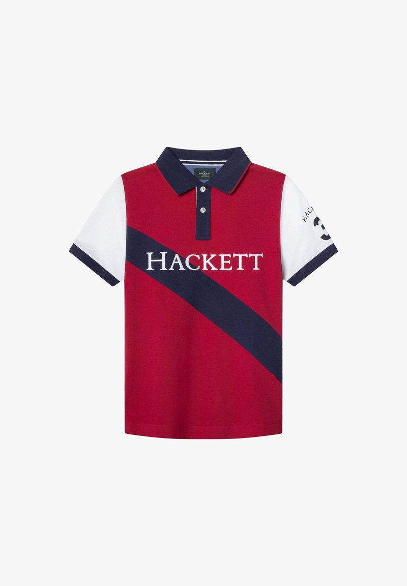Polo shirt rossa con maniche corte bianche, colletto blu navy e striscia diagonale blu navy. Logo "HACKETT" sul davanti e numero "33" sulla manica. Materiale in cotone.