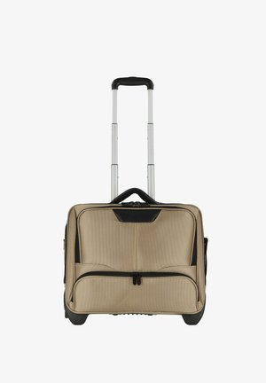 Borsa per laptop beige su rotelle con manico retrattile, dettagli neri, tasche frontali con zip e tessuto testurizzato. Base durevole per stabilità.