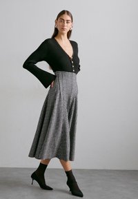 Norma Kamali GRACE SKIRT - Πλισέ φούστα - black