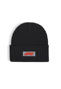 Czarna dziana czapka z prążkowanym wzorem i podwiniętym mankietem. Posiada prostokątną naszywkę z czerwonym logo na szarym tle.