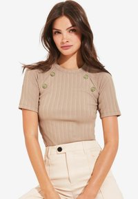 Lipsy CREW NECK SHORT SLEEVE - T-shirt print - camel