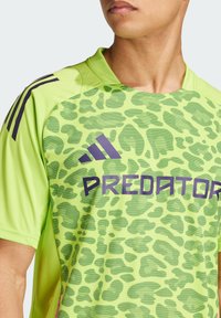 adidas Performance PREDATOR  - Sport T-shirt - semi solar slime