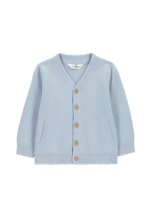 Jasnoniebieski sweter-kardigan dla dzieci z dekoltem w serek, pięcioma drewnianymi guzikami, prążkowanymi mankietami, brzegiem i przednimi kieszeniami.