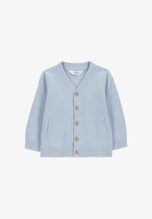 Jasnoniebieski sweter-kardigan dla dzieci z dekoltem w serek, pięcioma drewnianymi guzikami, prążkowanymi mankietami, brzegiem i przednimi kieszeniami.