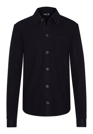 Camicia nera a maniche lunghe con bottoni, colletto e una tasca singola sul petto, mostrata su uno sfondo bianco semplice.