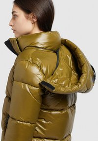 khujo SORAYA SHINY - Ziemas mētelis - oliv