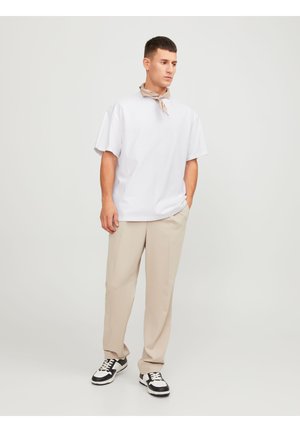 Jack & Jones PREMIUM JPRBLAHARVEY TEE UNISEX - Lihtne T-särk - white