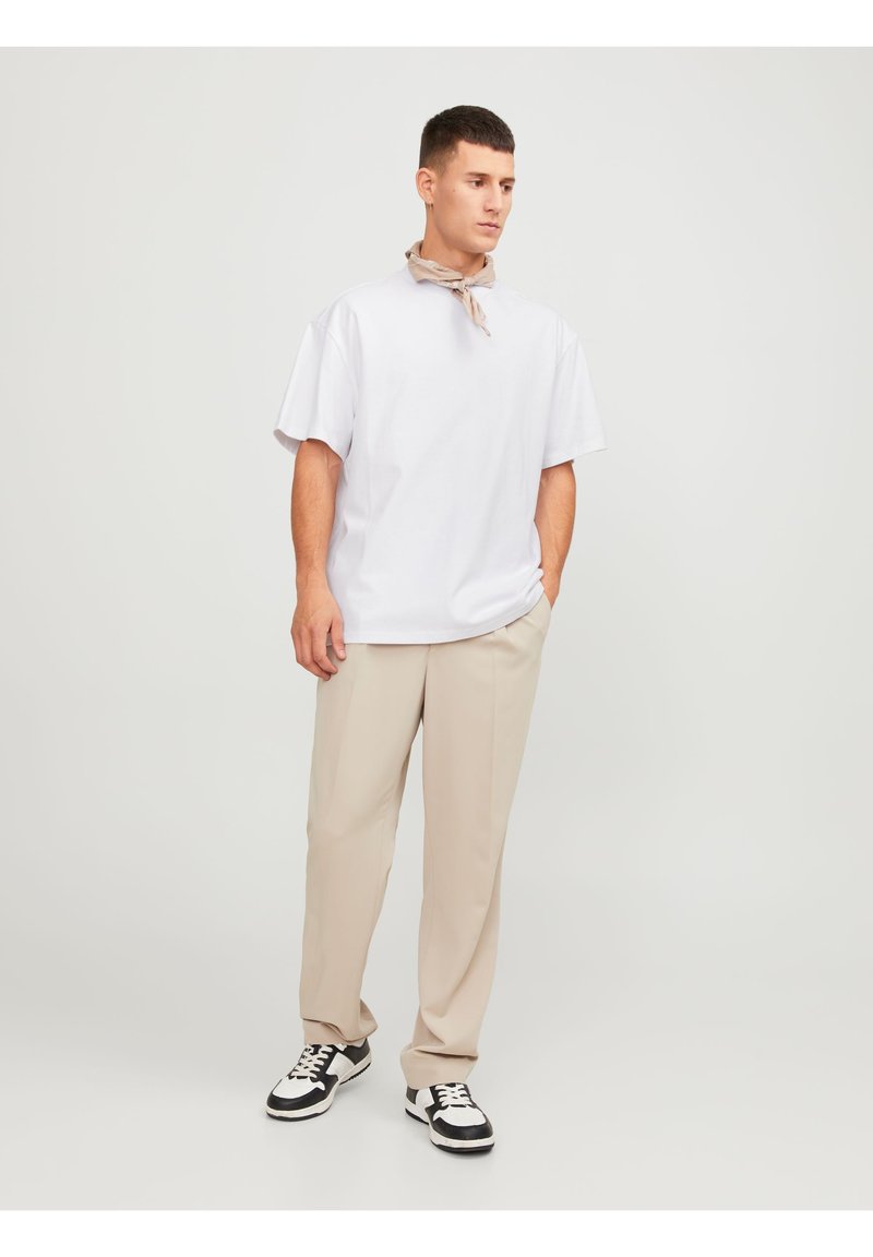 Jack & Jones PREMIUM JPRBLAHARVEY TEE UNISEX - Navadna majica - white