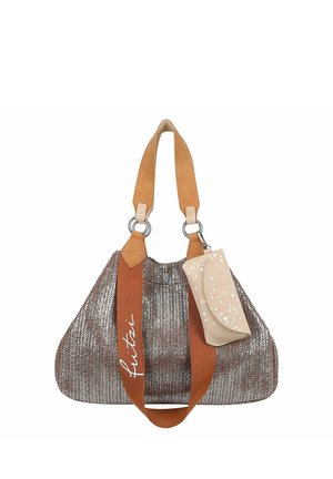 Sac à main en tissu tissé marron et beige avec de larges anses en cuir tan, une pochette amovible beige tachetée et une bandoulière marron portant l'étiquette "futiri".