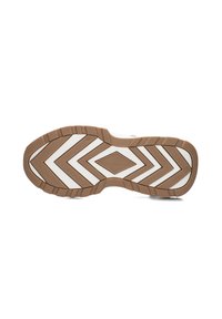 Sole in gomma marrone con un motivo a zigzag, con accenti bianchi e crestine per la trazione. Texture liscia con un design robusto.
