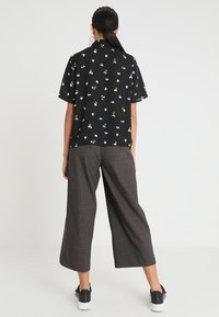 Gina Tricot Blůza - black