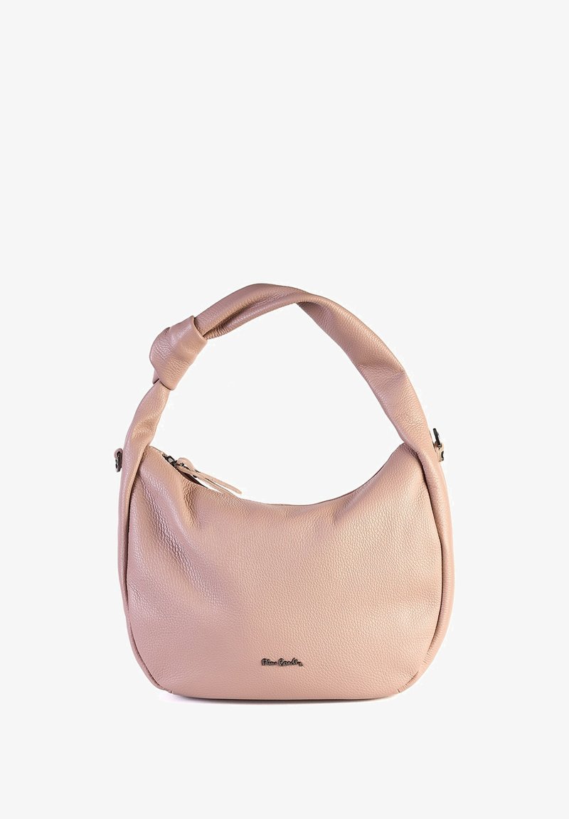 Borsa in pelle rosa chiaro con un'unica maniglia imbottita e un piccolo logo argentato sul davanti, mostrata su uno sfondo bianco.