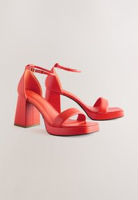 REGULAR FIT - FOREVER COMFORT SQUARE TOE PLATFORM FLARE HEELS - Aukštakulniai sandalai - orange