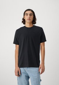 Oakley - RELAX TEE 2.0 - Lihtne T-särk - blackout Väikepilt 1