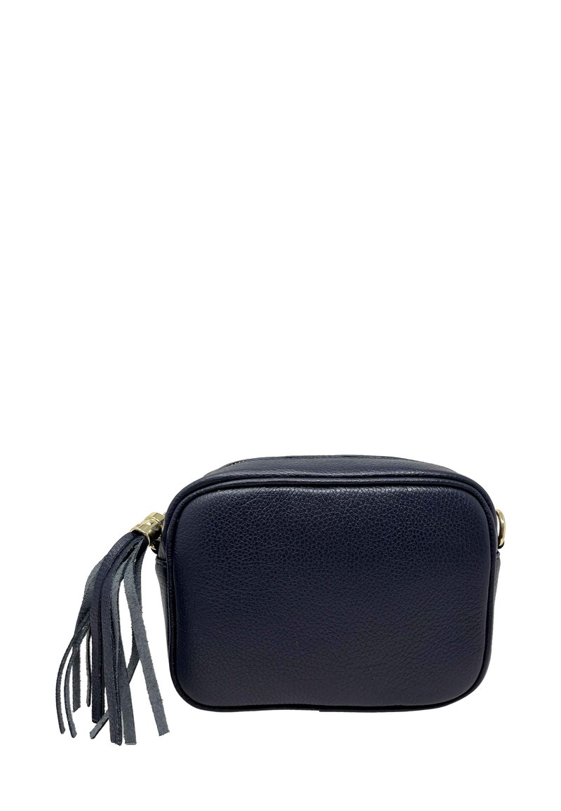 Borsa a tracolla in pelle blu navy con superficie testurizzata, forma rettangolare e dettagli in metallo color oro, caratterizzata da un pendente con nappina.