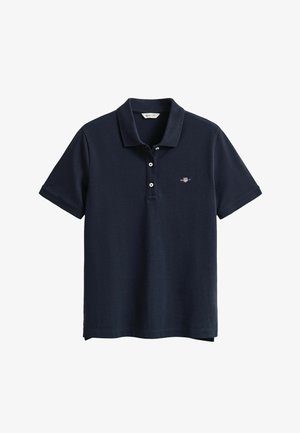 Marineblauw poloshirt met korte mouwen, drie witte knopen en een klein geborduurd logo op de linkerborst.