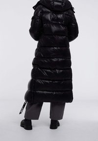 JACK1T Abrigo de plumas - black