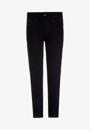 Sorte slim-fit jeans med for- og baglommer, knaplukning og synlige syninger langs sømmene, vist på en hvid baggrund.