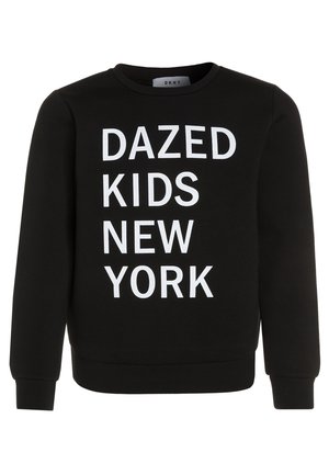Sudadera negra con texto blanco audaz: "DAZED KIDS NEW YORK." Cuello redondo, mangas largas y puños y dobladillo de canalé. Textura de tela suave.
