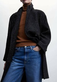 Mango Mantel - black