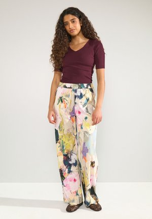 Nümph, NUANNALI PANTS - Pantalones - forest green