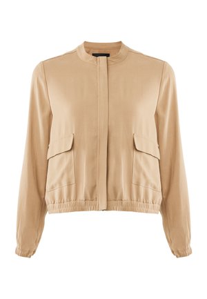 Beżowa lekka kurtka z okrągłym dekoltem, elastycznym dołem, dwoma naszywanymi kieszeniami z przodu oraz długimi rękawami zakończonymi elastycznymi mankietami. Gładka faktura tkaniny.