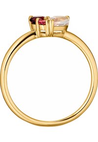 Guldring som har två ovala ädelstenar: en djup röd och en blek rosa, inlagda i ett slätt, polerat band. Minimalistisk design med säkra klor.