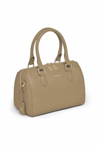 Beige leren handtas met textuur, voorzien van dubbele handvatten, een rits aan de voorkant en gouden hardware. Heeft een afneembare tag als detail.