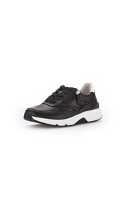 Baskets noires en cuir avec finition texturée, semelle blanche, design à lacets et détail de fermeture éclair sur le côté. Bout arrondi et col rembourré.