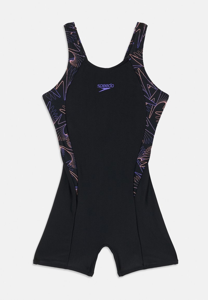 Μαύρο μαγιό από ελαστικό υλικό με εφαρμοστή σχεδίαση. Διαθέτει πολύχρωμες γραφιστικές λεπτομέρειες στα πλάγια και ένα μικρό λογότυπο στο μπροστινό μέρος.