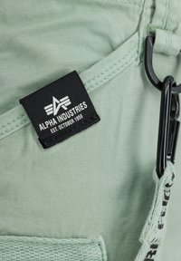 Alpha Industries UTILITY - Shorts - dusty green/dark green