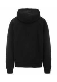 Sudadera negra con una textura suave, que presenta una capucha redondeada, mangas largas y puños y dobladillo acanalados. Diseño sencillo, sin logotipos ni patrones visibles.