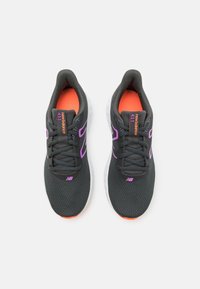 New Balance Scarpe da corsa su strada - black