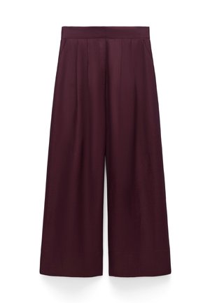 Pantaloni bordeaux a gamba larga con una texture liscia, design frontale plissettato e una cintura elastica. Nessuna chiusura o motivo visibile.