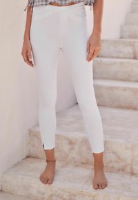 Next CROPPED - Mom jeans - white
