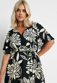 Yours Clothing FLORAL PRINT TEXTURED WRAP - Jerseyklänning - black